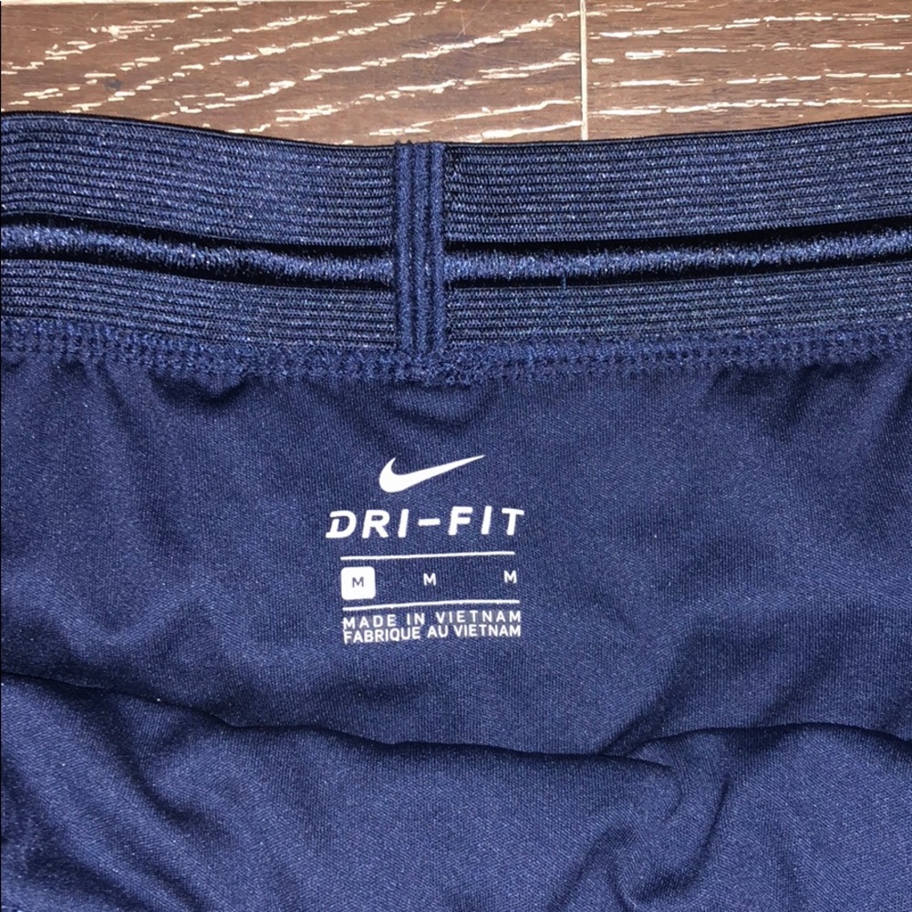 Nike dri fit shorts - Picture 3 of 4